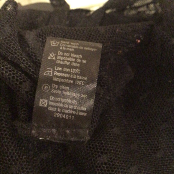 💕💕2X HOST PICK💕💕NWT Black lace with sequins blouse - Picture 7 of 8